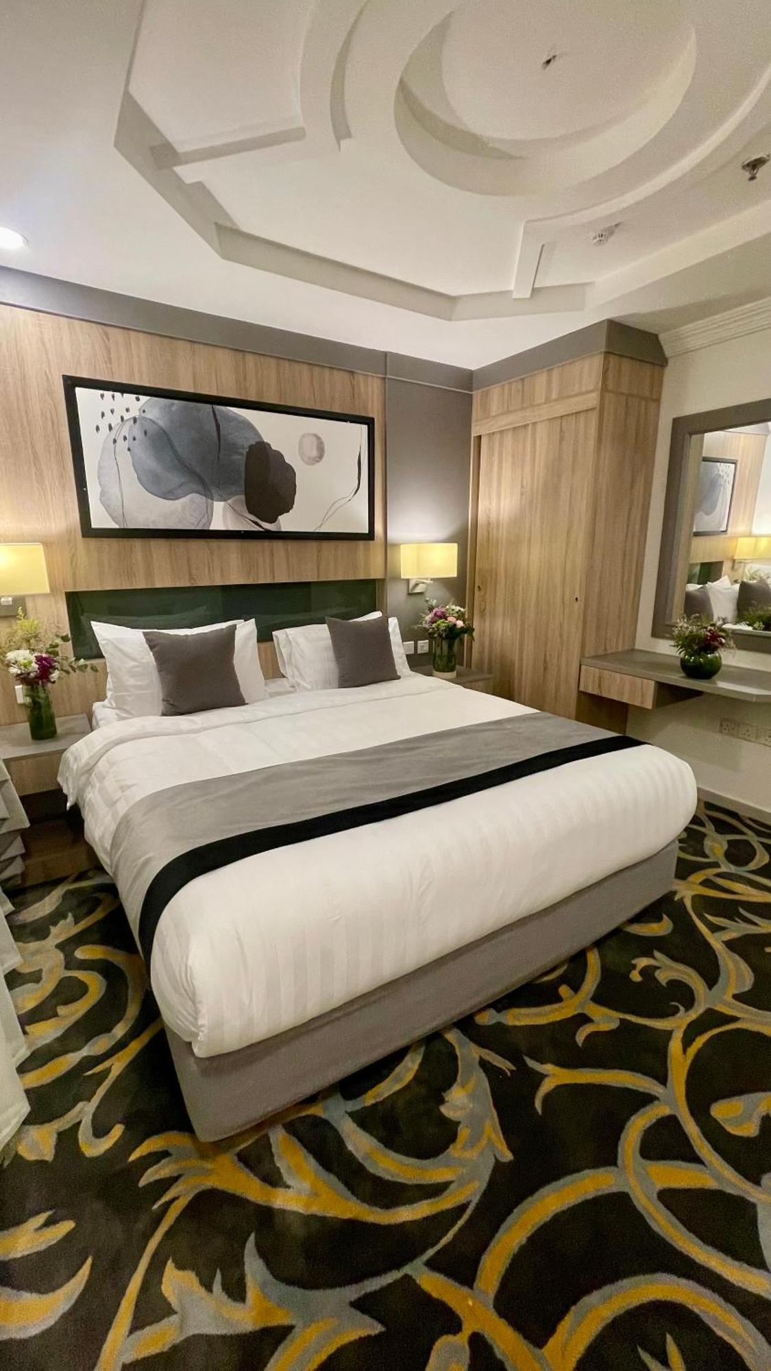 Laten Suites Prince Sultan Jiddah Esterno foto