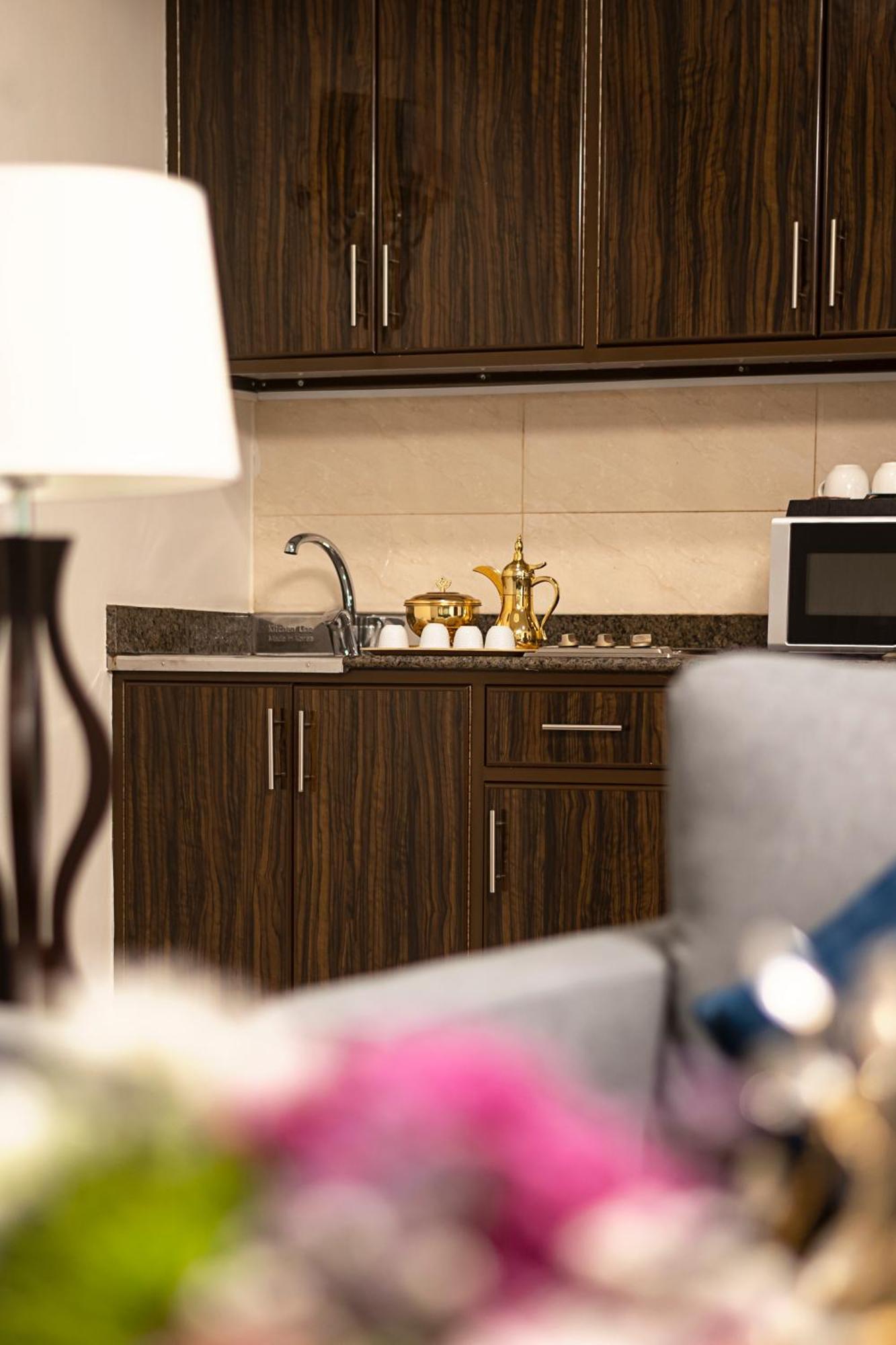 Laten Suites Prince Sultan Jiddah Esterno foto