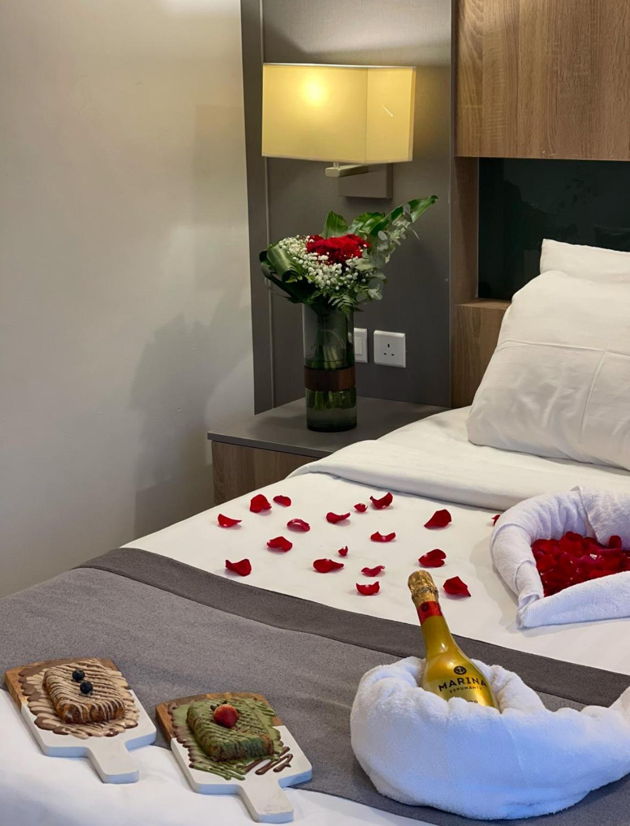 Laten Suites Prince Sultan Jiddah Esterno foto